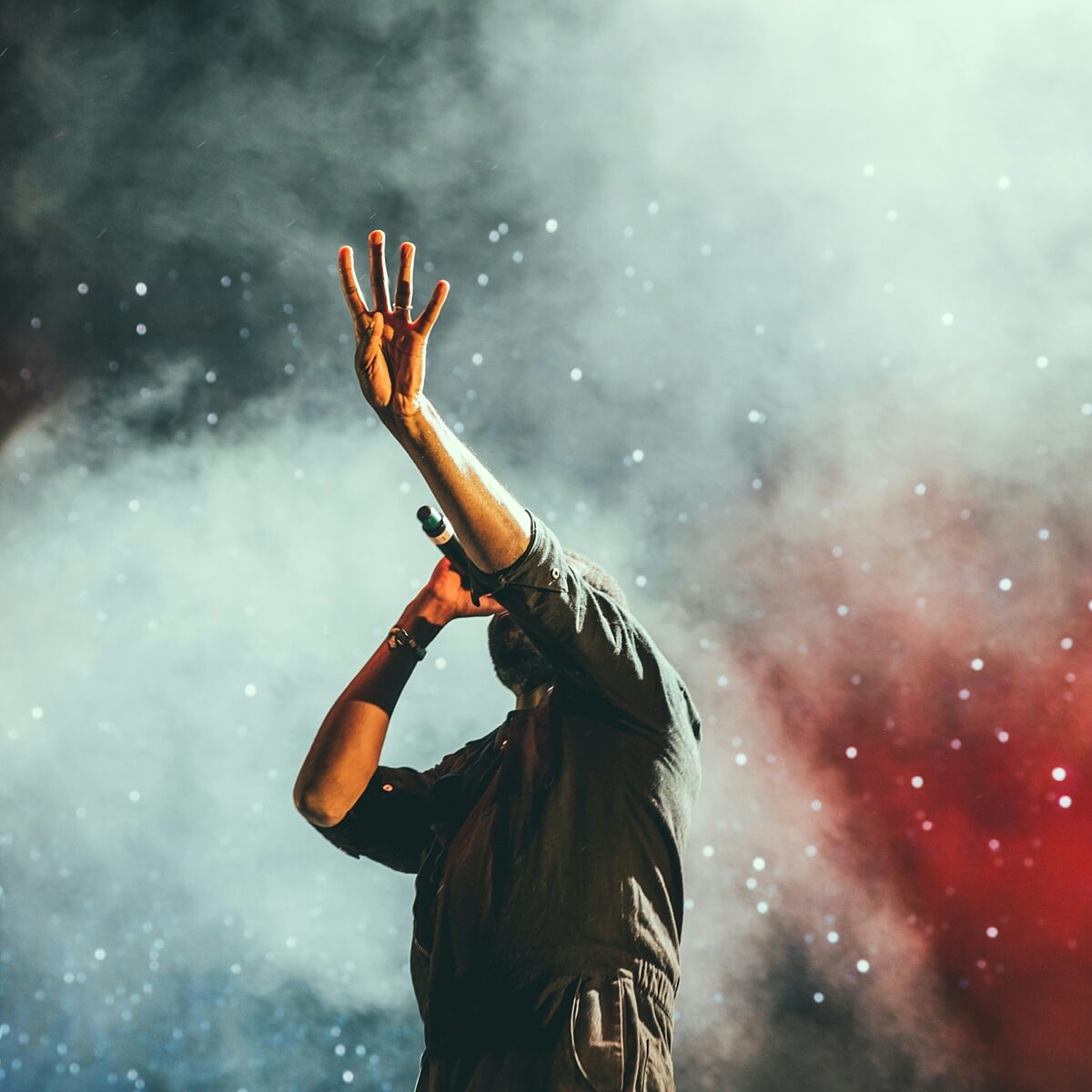 Music concert singer on stage hg O1w FP Xl3 I unsplash