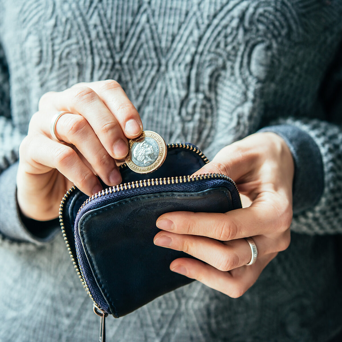 Sipp investment money into purse 369962102