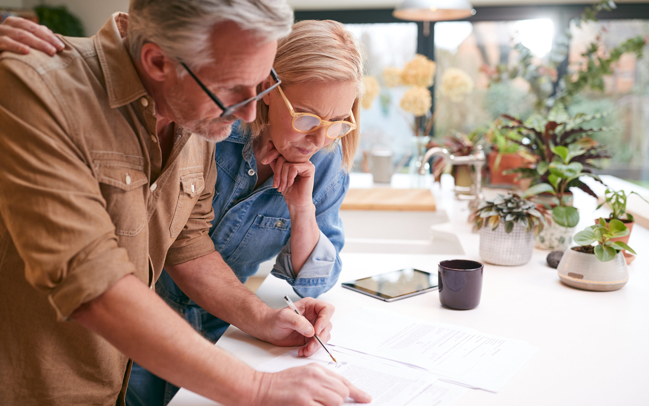 Couple contract cocerned 1841929699